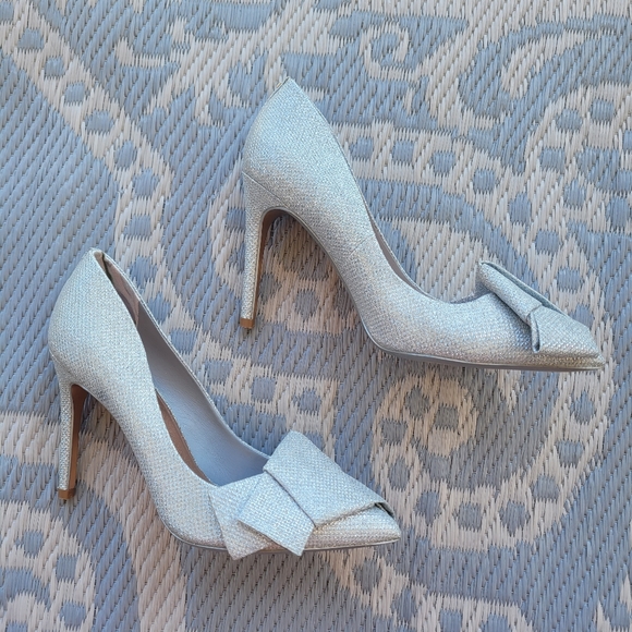 🍒NEW🍒 TED BAKER SILVER BOW PUMPS - Picture 4 of 5